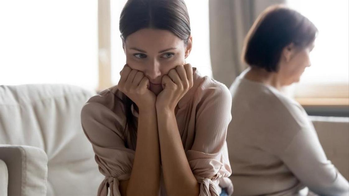 «Жених отдает все деньги на кредит своих родителей и все выходные делает у них ремонт. Не могу смотреть, как его эксплуатируют»