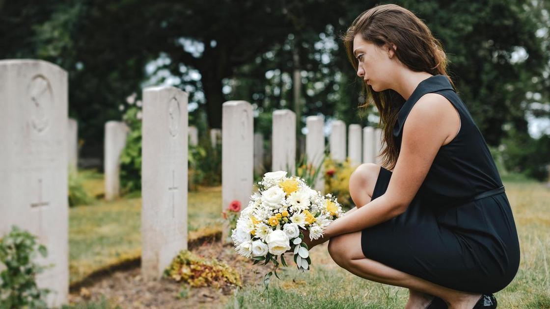 «Муж покончил с собой, испугавшись, что заразился ВИЧ после секса с массажисткой. Я так злюсь — ненависть разъедает изнутри» (Психология) «Муж покончил с собой, испугавшись, что заразился ВИЧ после секса с массажисткой. Я так злюсь — ненависть разъедает изнутри» (Психология)