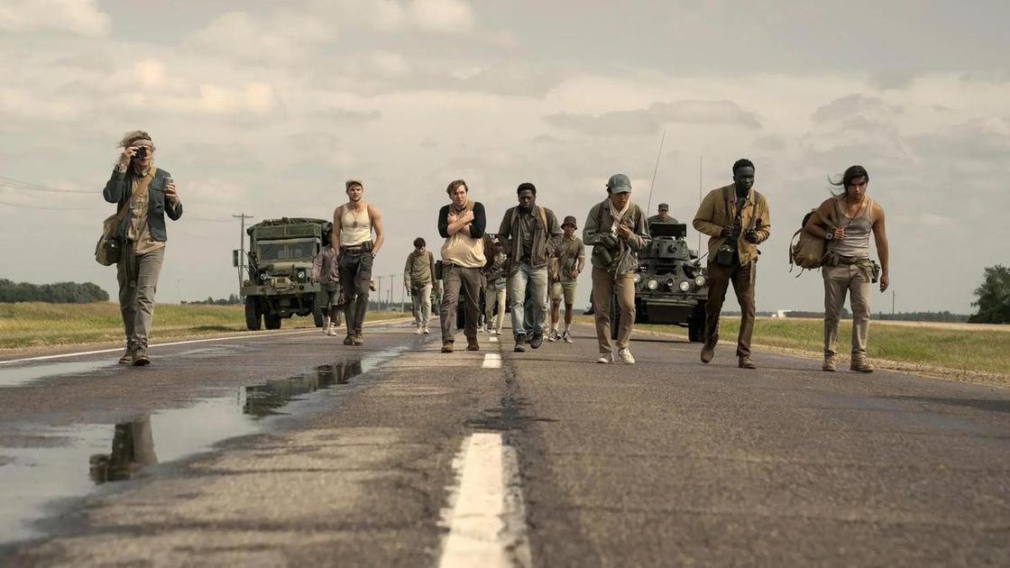 «Долгая прогулка» Стивена Кинга 2025: дата выхода, сюжет фильма, психологический разбор, смысл концовки (Психология) «Долгая прогулка» Стивена Кинга 2025: дата выхода, сюжет фильма, психологический разбор, смысл концовки (Психология)