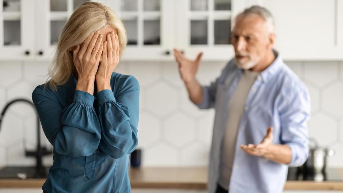 «Вернулась к мужу после его измены с подругой, а он начал изводить постоянной ревностью и придирками» (Психология) «Вернулась к мужу после его измены с подругой, а он начал изводить постоянной ревностью и придирками» (Психология)