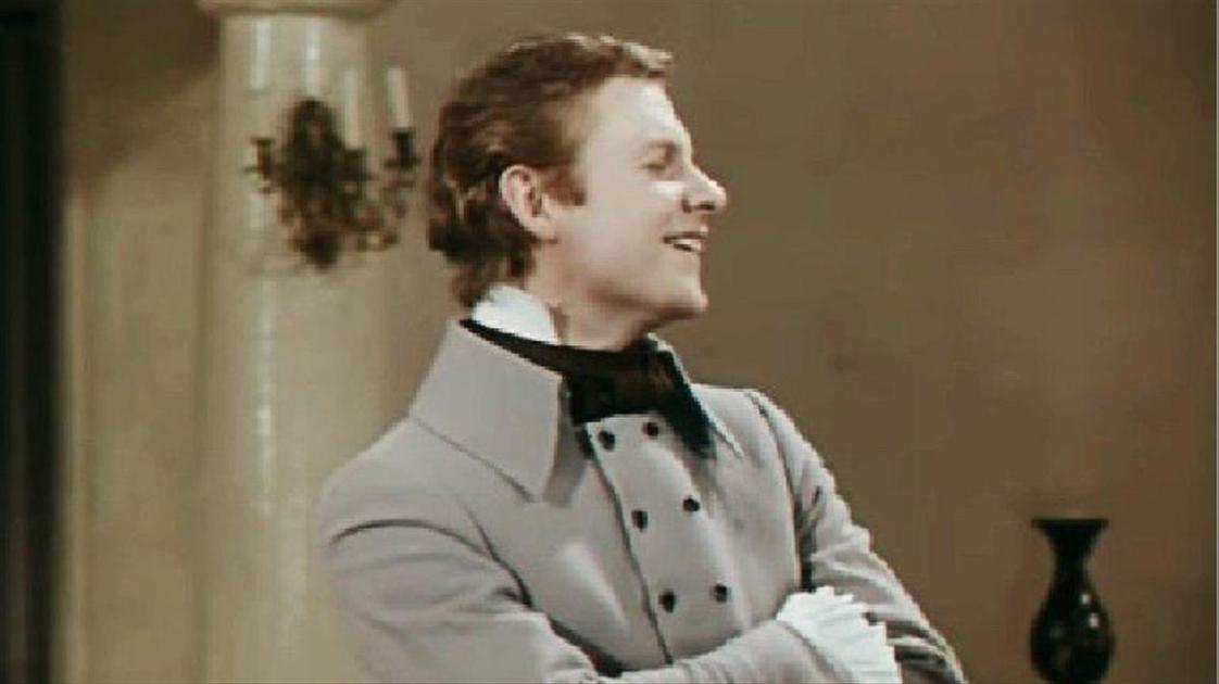 «Дома новы, а предрассудки стары»: зачем читать «Горе от ума» в 2025 году (Психология) «Дома новы, а предрассудки стары»: зачем читать «Горе от ума» в 2025 году (Психология)