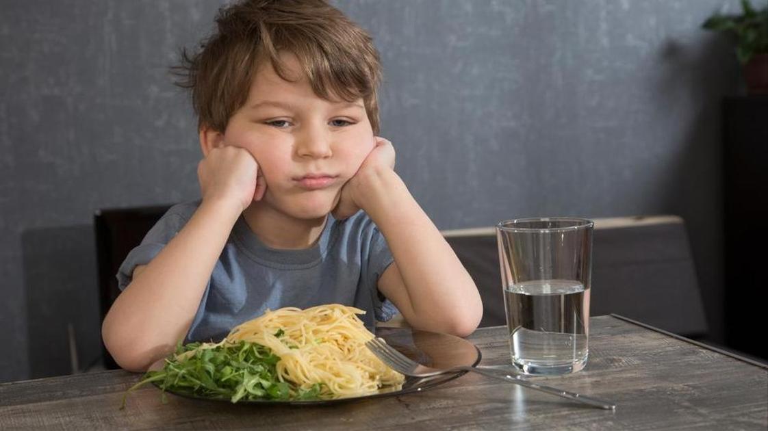 «Ребенок отказывается от твердой пищи: боится, что она может застрять в горле, и тогда он задохнется» (Психология) «Ребенок отказывается от твердой пищи: боится, что она может застрять в горле, и тогда он задохнется» (Психология)