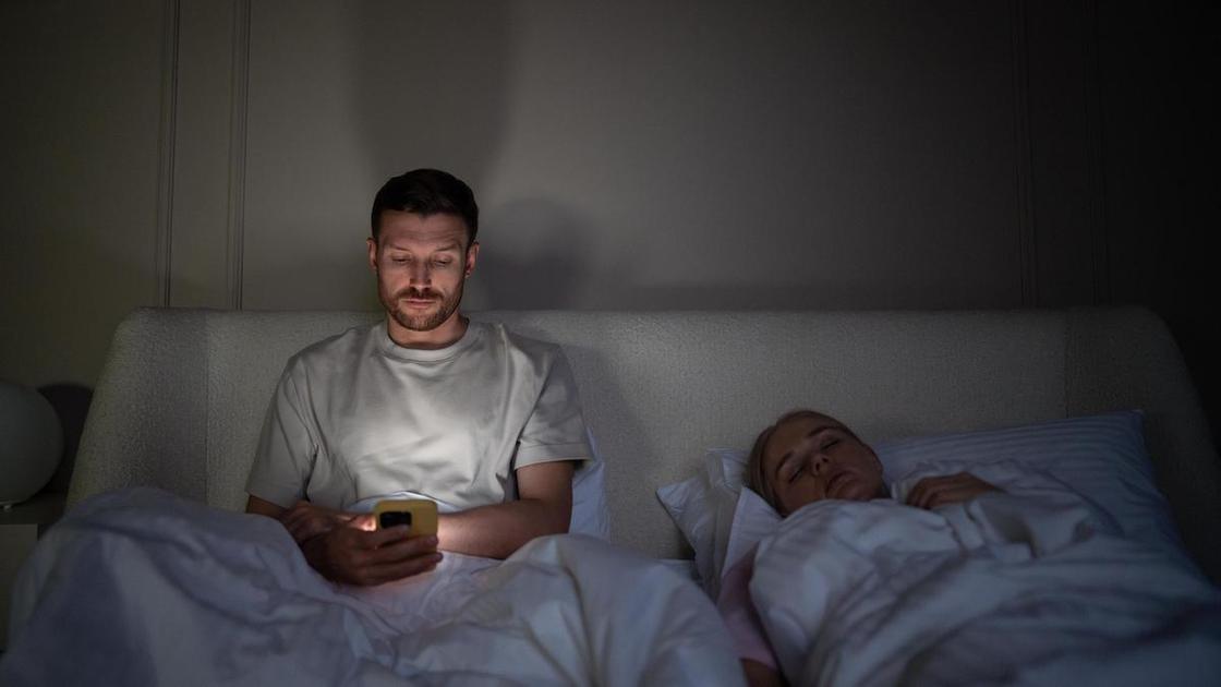 &laquo;Как понять, почему муж стал иначе себя вести? Он изменяет или просто разлюбил меня?&raquo;  (Психология)