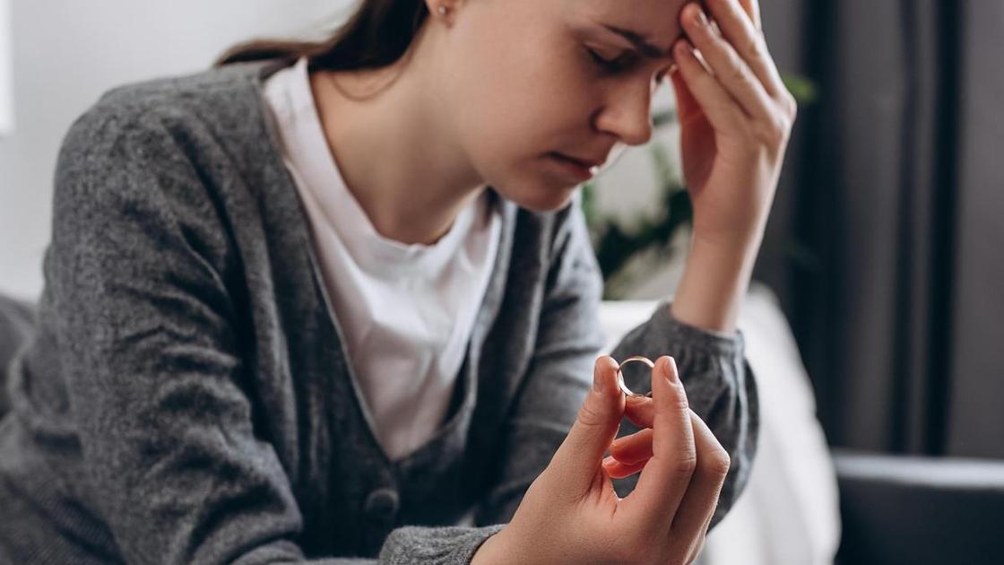 &laquo;Раньше парень писал мне только тогда, когда у него были проблемы с бывшей. Люблю, но таю обиду&raquo;  (Психология)