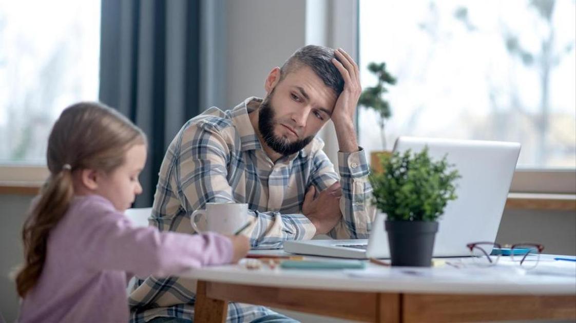 &laquo;Я ушел из семьи, но дочку бросать не собираюсь. Как объяснить это ей?&raquo;  (Психология)