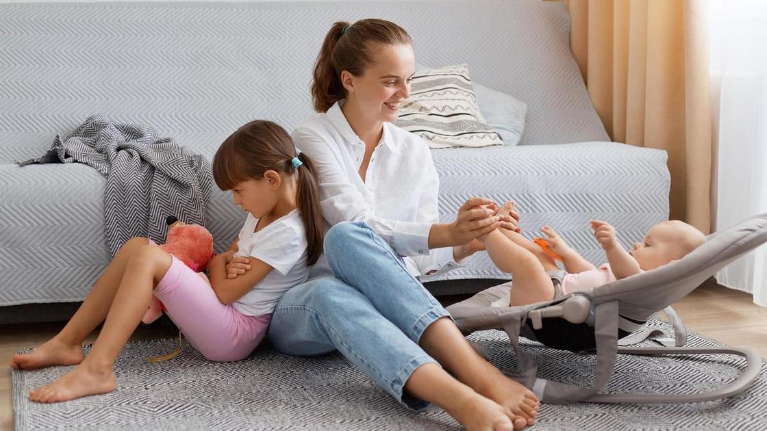 &laquo;Пробник ребенка&raquo;: почему родители не любят старших детей  (Психология)