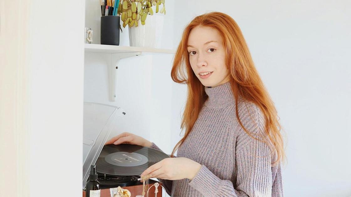 Вещи, которые перегружают, визуально уменьшают и захламляют квартиру: советы дизайнера по интерьерам, что выбросить из дома  (Психология)