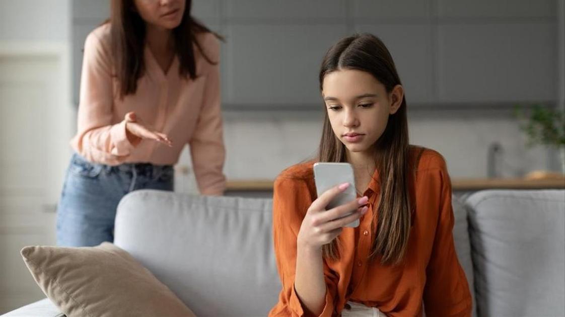 &laquo;Дочь-подросток не ходит в школу. Клянется, что будет посещать занятия, но не сдерживает обещаний&raquo;  (Психология)