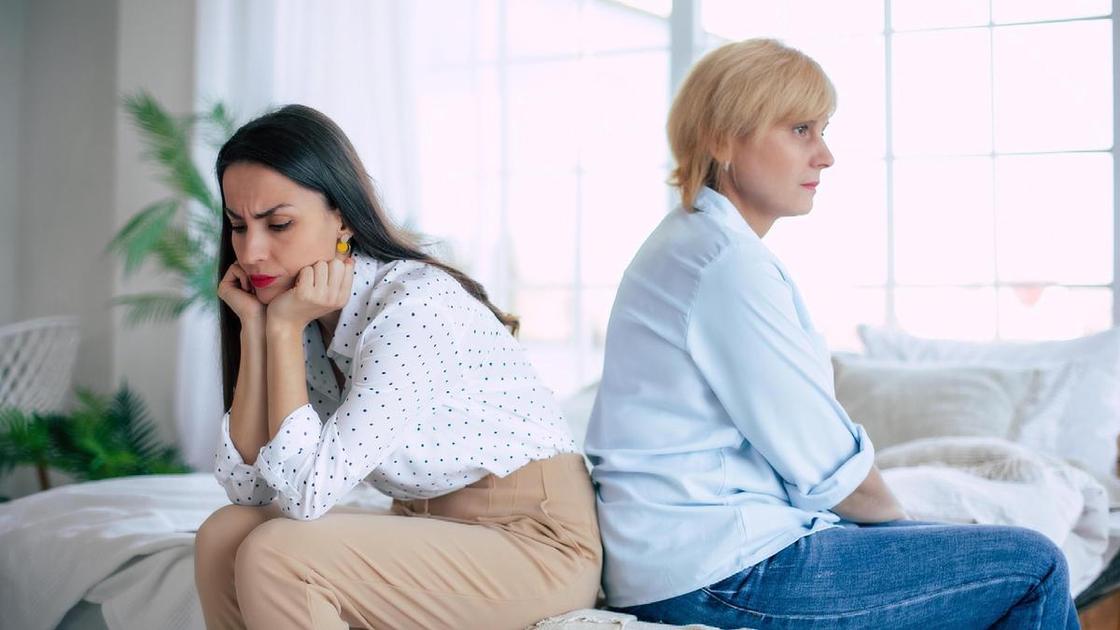 &laquo;Устала выслушивать от дочери, что я не так ее растила, поэтому у нее проблемы с личной жизнью и работой&raquo;  (Психология)