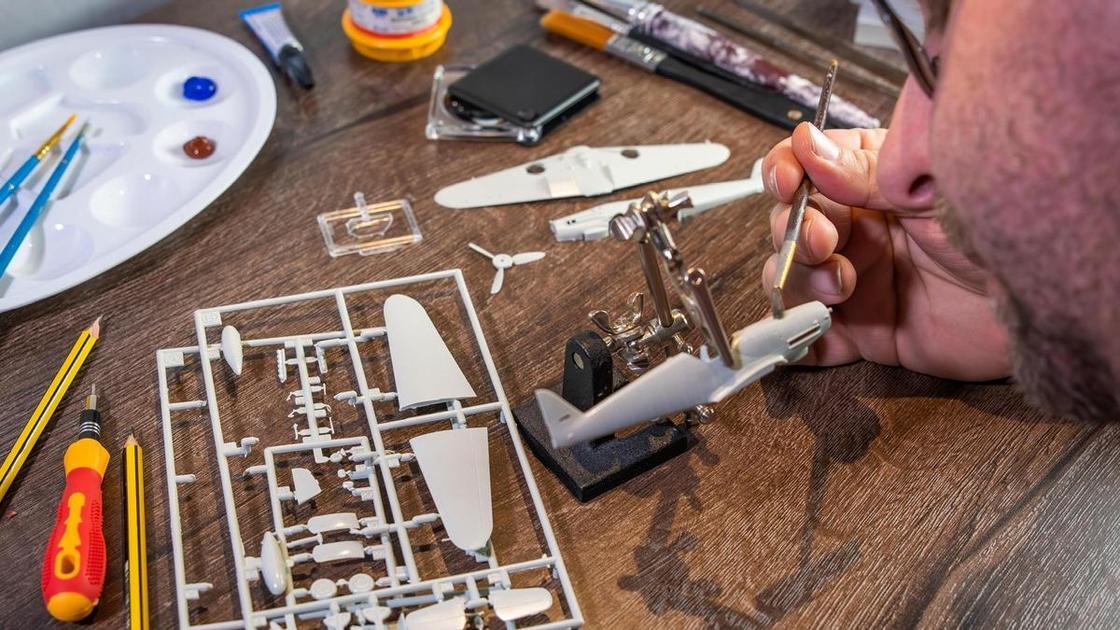 &laquo;Вместо секса муж клеит модели самолетов. А мне все труднее хранить ему верность&raquo;  (Психология)