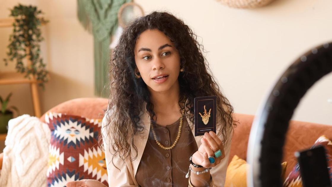 Почему мы верим в магию и как это связано с кризисами — разбираемся в иррациональном мышлении (Психология) Почему мы верим в магию и как это связано с кризисами — разбираемся в иррациональном мышлении (Психология)