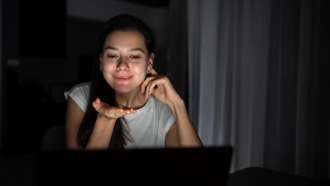 &laquo;Боюсь, что мужчина перестанет со мной общаться, потому что я&nbsp;&mdash; 30-летняя девственница&raquo;  (Психология)