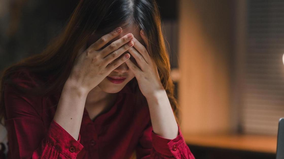 &laquo;Я тяжело заболела&nbsp;&mdash; сожитель не помогал. Не могла работать&nbsp;&mdash; придумал экономить на моей дочери&raquo;  (Психология)