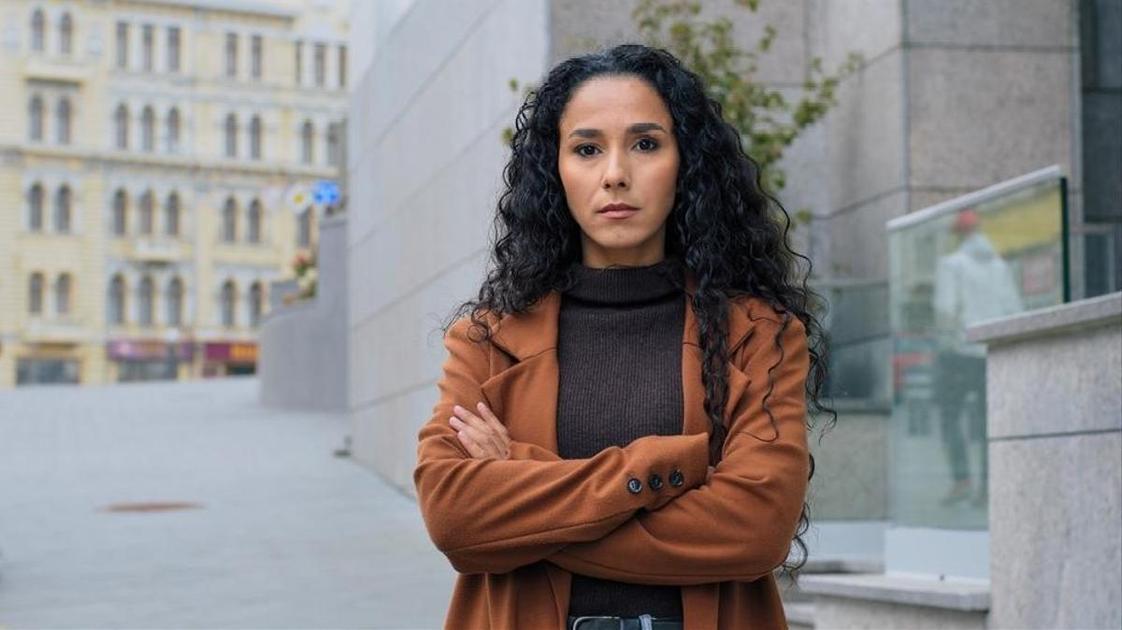 &laquo;Должна постоянно улыбаться, потому что работаю с людьми&hellip; Но я не хочу соответствовать чужой &bdquo;ванильной&ldquo; картинке!&raquo;  (Психология)