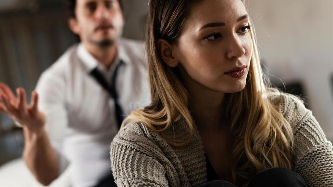 &laquo;Живу с мужчиной-лудоманом, который ненавидит женщин. Просто расставание для меня&nbsp;&mdash; маленькая смерть&raquo;  (Психология)