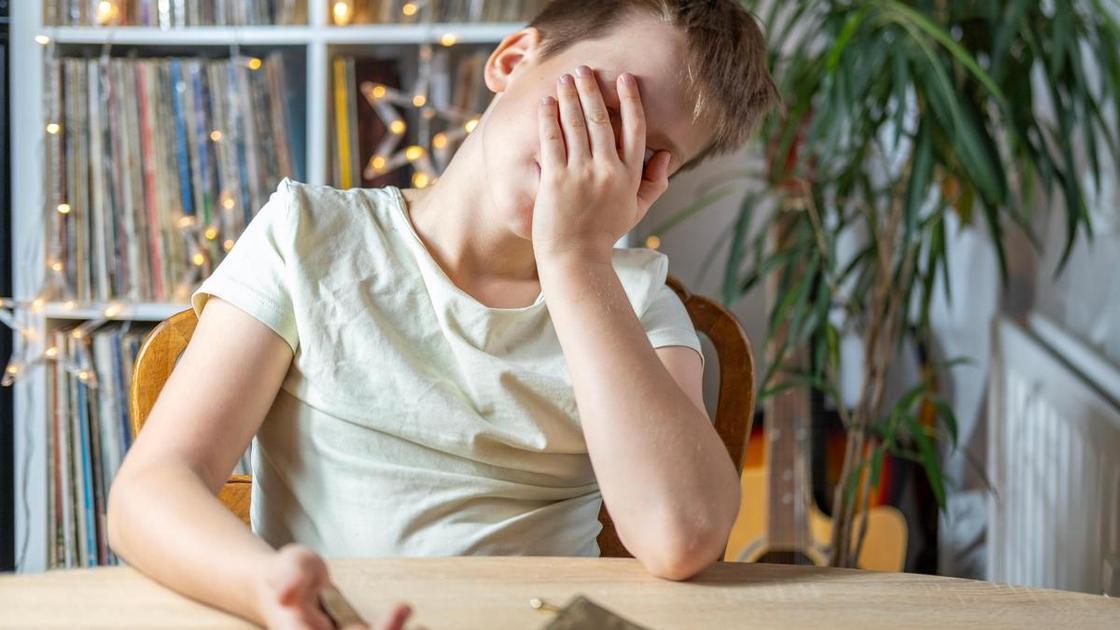 &laquo;Как наказать 16-летнего сына за кражу денег у отца? Он ведь уже взрослый, чтобы понимать последствия&raquo;  (Психология)