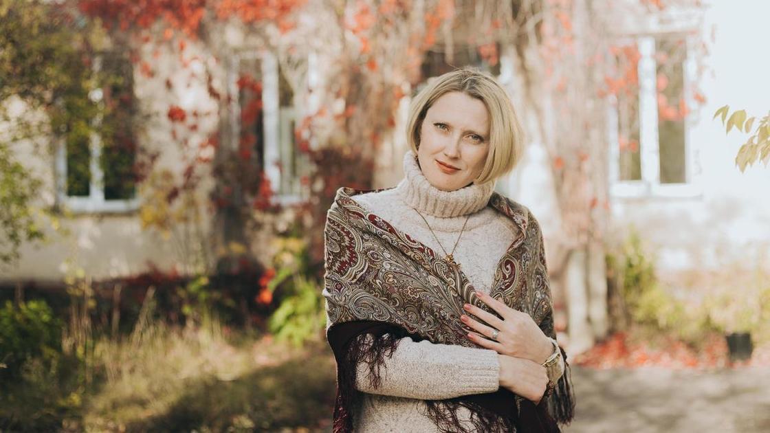 Палантин и очки: универсальные аксессуары для любого возраста (Психология) Палантин и очки: универсальные аксессуары для любого возраста (Психология)