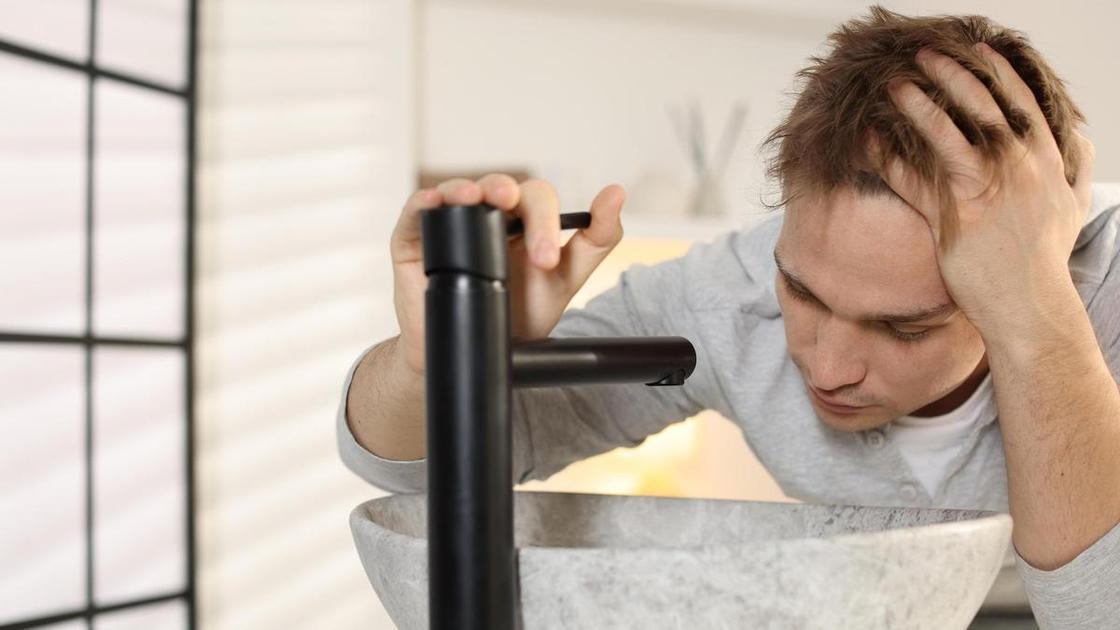 &laquo;Как выпью&nbsp;&mdash; тянет на женщин. И вот моя меня выгнала из дома. А ведь она на 20 лет старше&raquo;  (Психология)